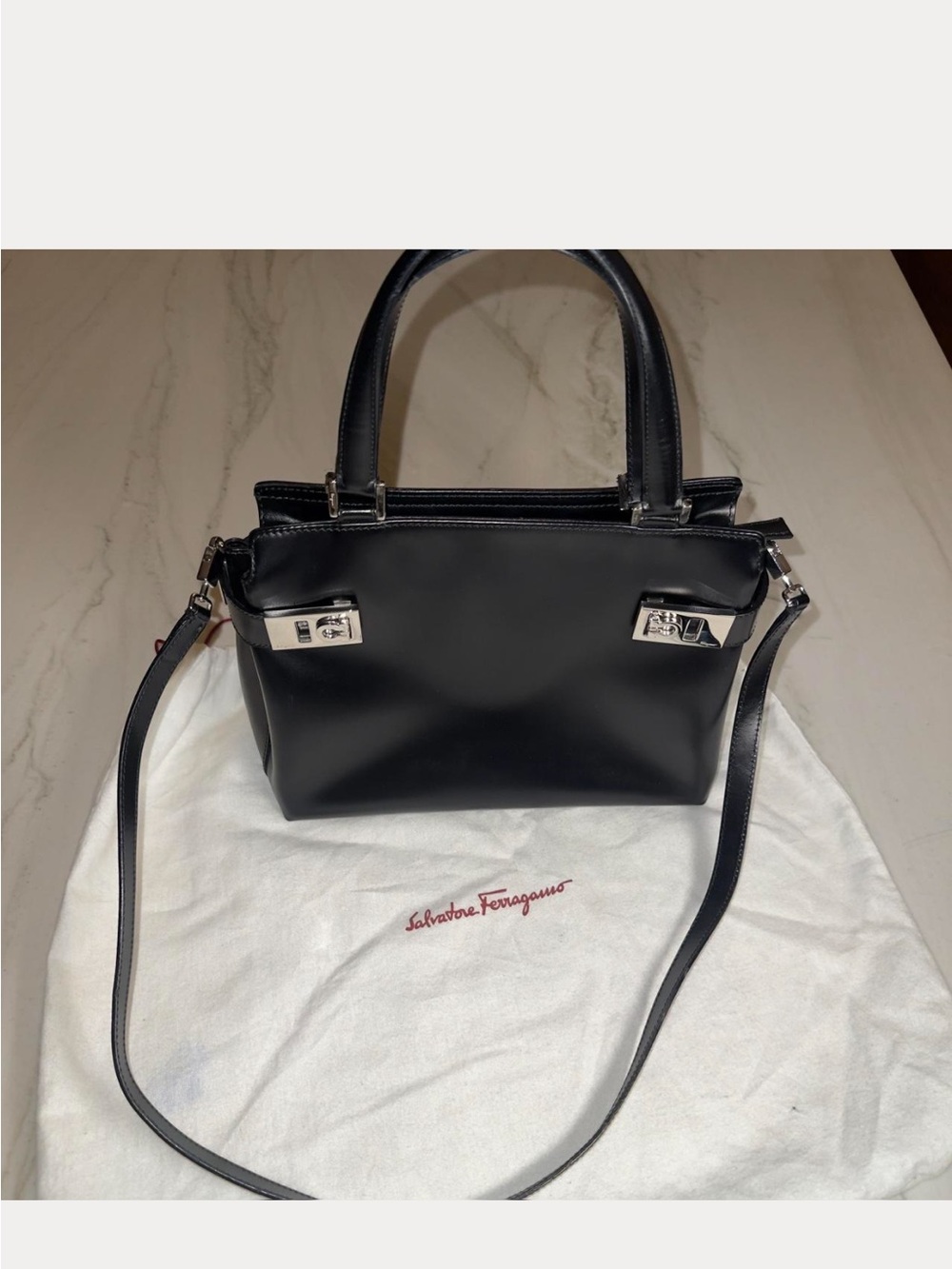 Salvatore Ferragamo Gancini Black Leather 2-Way Shoulder Bag NWOT COA DY210166